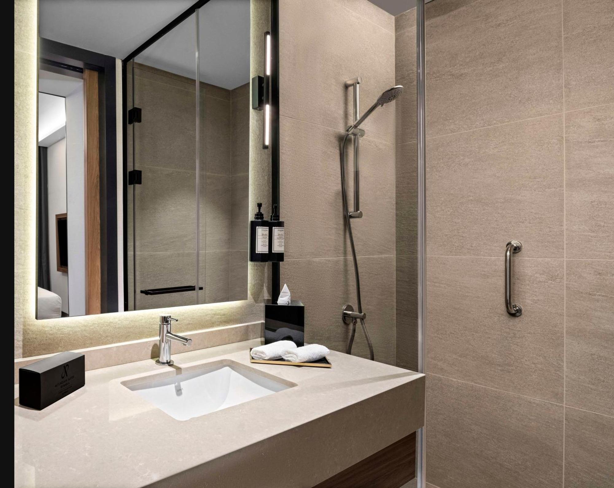 Hotel Altunizade Istanbul, Curio Collection By Hilton