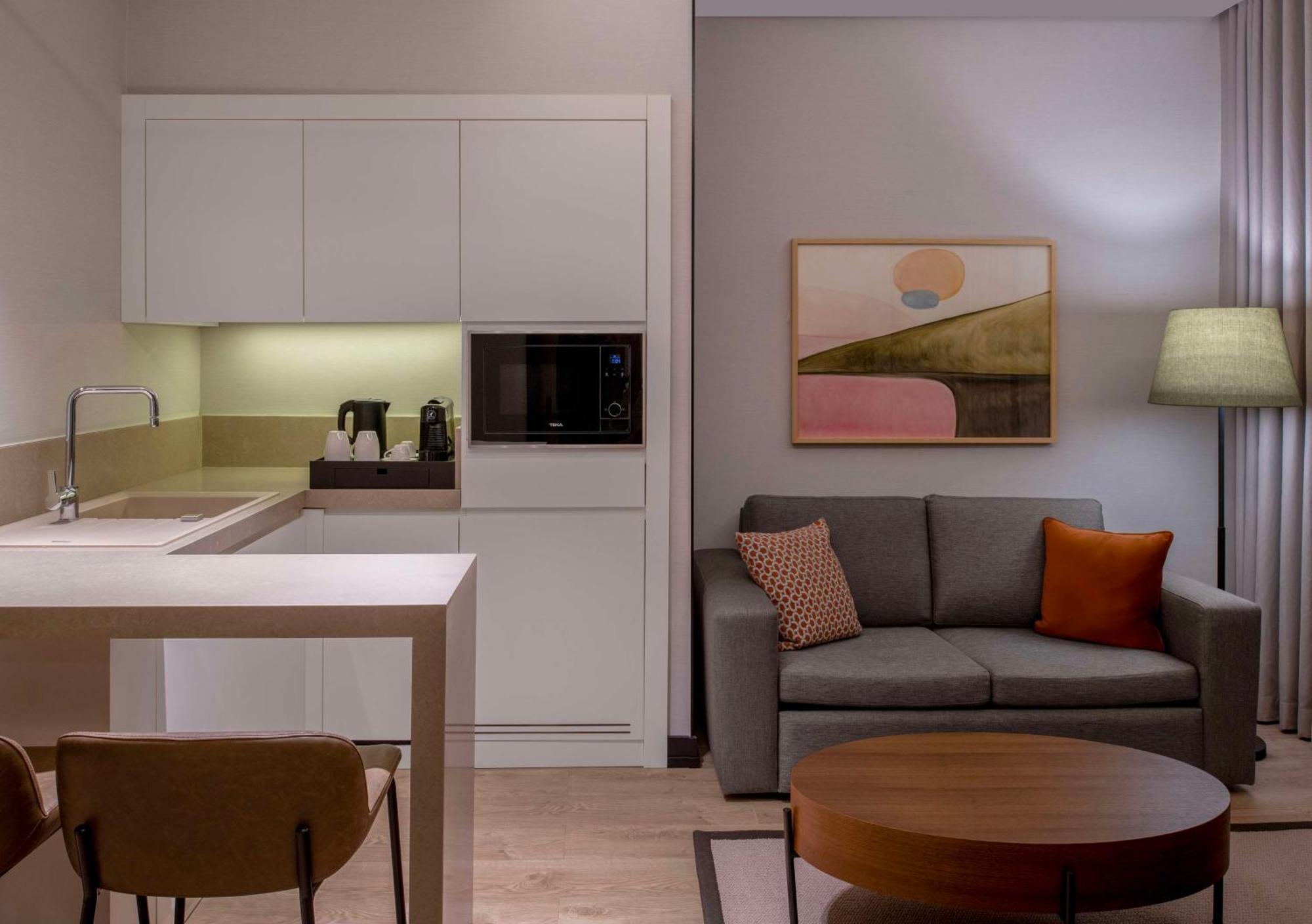 Hotel Altunizade Istanbul, Curio Collection By Hilton