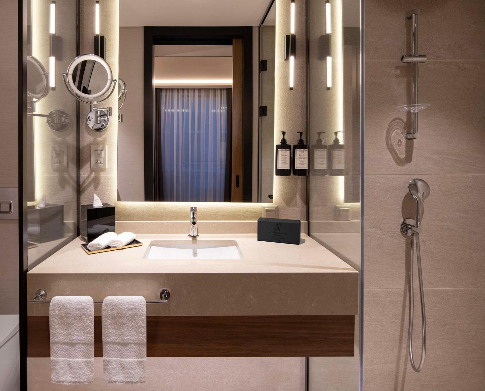 Hotel Altunizade Istanbul, Curio Collection By Hilton 4*